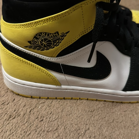 2019 Men’s Jordan’s 1 mid yellow toe size 11 - Picture 13 of 16